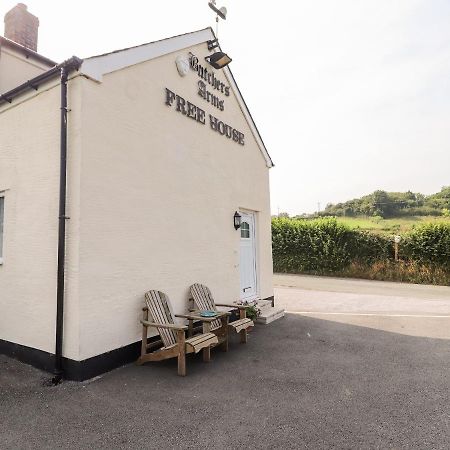 Butchers Arms Cottage Nercwys 외부 사진